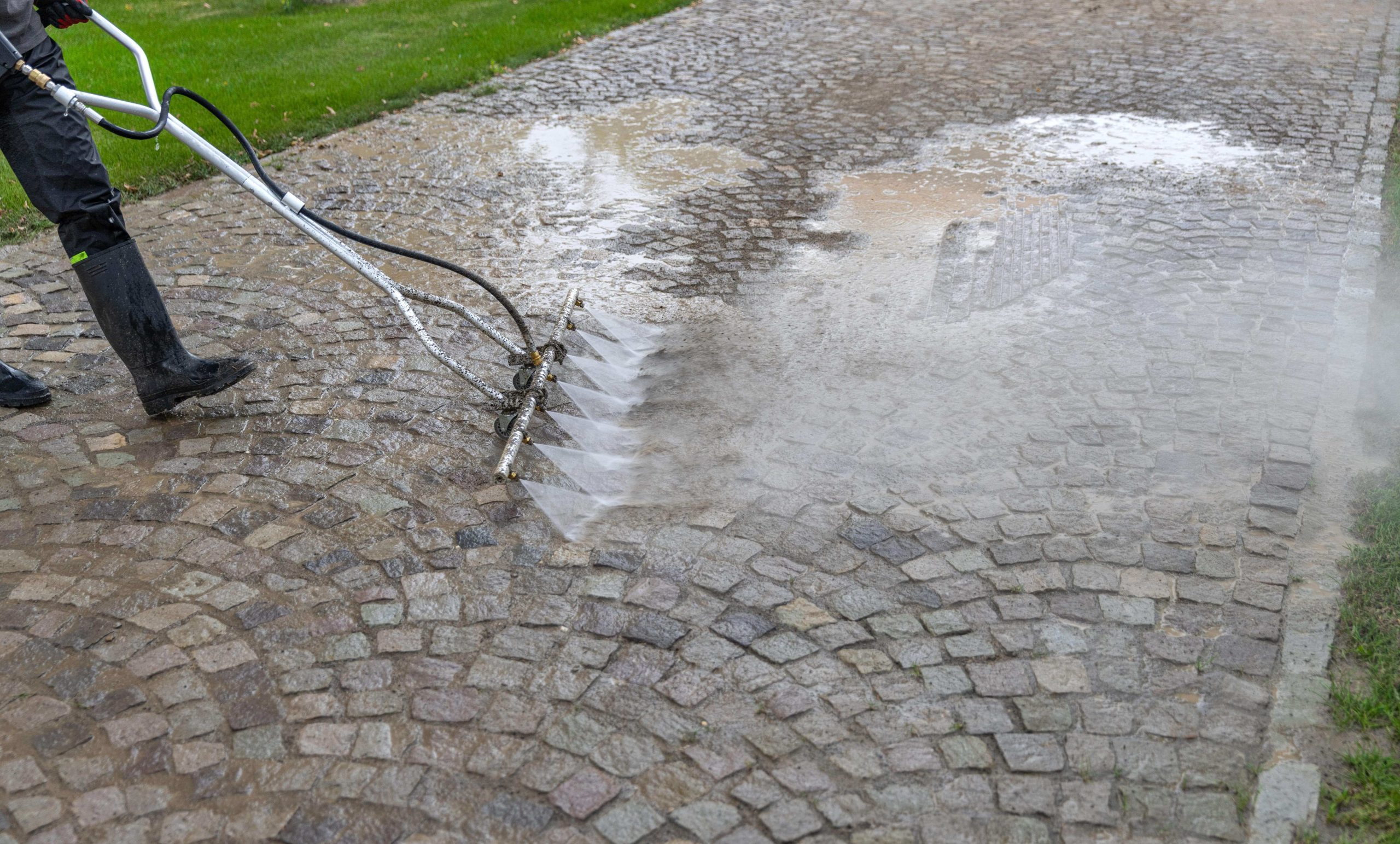 Driveway Pressure Washing Surbiton KT6/KT5