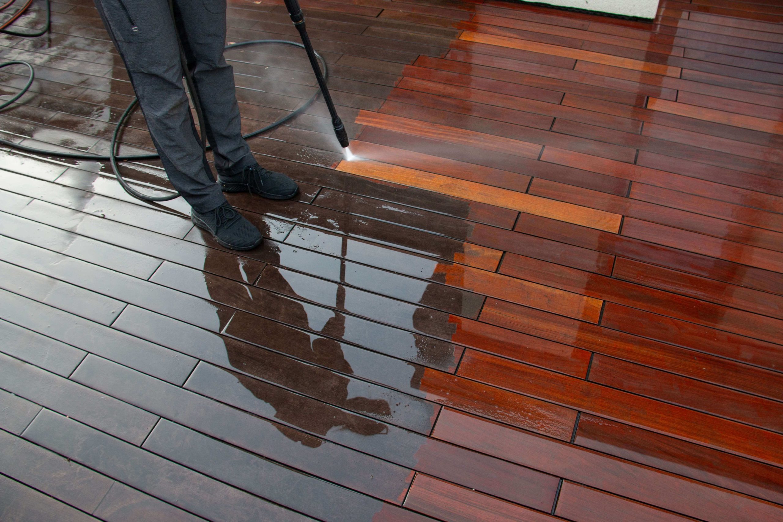 Decking Power Washing Surbiton KT6/KT5
